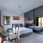 Center Deluxe * Wilno