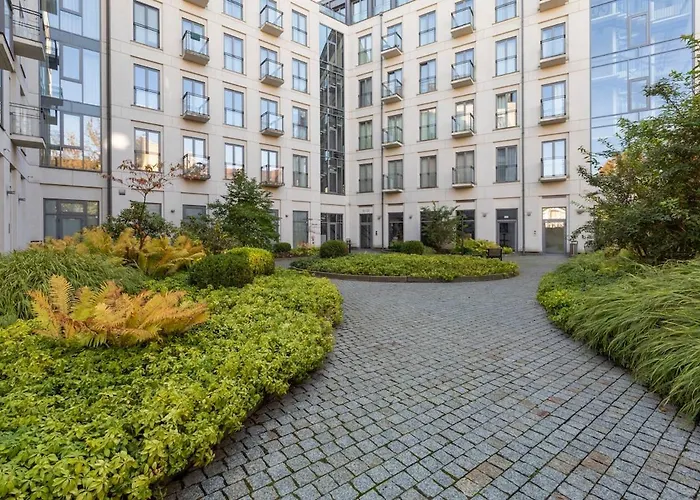 Center Deluxe Butas *