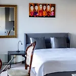 Center Deluxe Apartman *